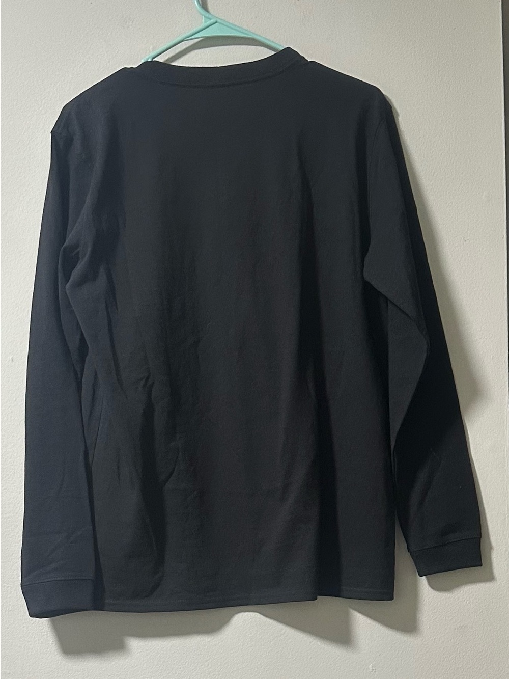 Carhartt Black Long-Sleeve Pocket Tee with Gold Logo Patch - Picture 2 of 6